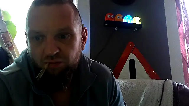 Snapshot of donhulio482 chatting on 2, 3, 2025 donhulio482 online show from 2, 3, 2025