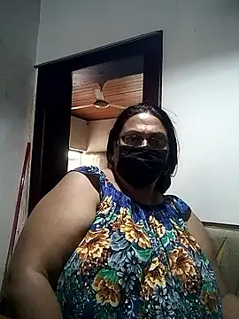 Snapshot of FemMom chatting on 24, 9, 2025 FemMom online show from 24, 9, 2025
