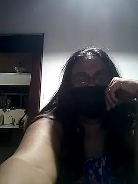 Snapshot of FemMom chatting on 26, 9, 2025 FemMom online show from 26, 9, 2025