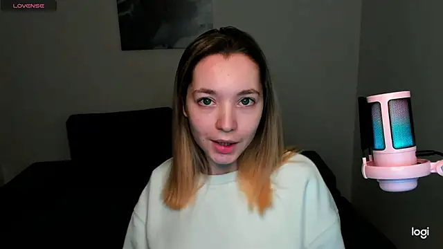 MiaThaine online show from 6, 12, 2024