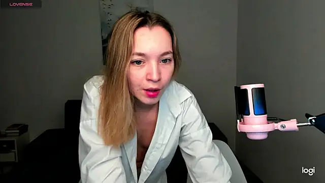 MiaThaine online show from 8, 12, 2024