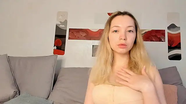Snapshot of MiaThaine chatting on 2, 6, 2026 MiaThaine online show from 2, 6, 2026