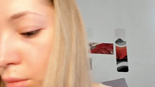 Snapshot of MiaThaine chatting on 6, 6, 2026 MiaThaine online show from 6, 6, 2026