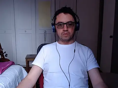 Diptongo online show from 3, 12, 2025