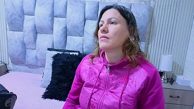 charlotte  G online show from 6, 11, 2025