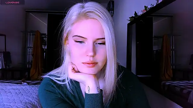 VoluptuousDreams online show from 14, 3, 2025