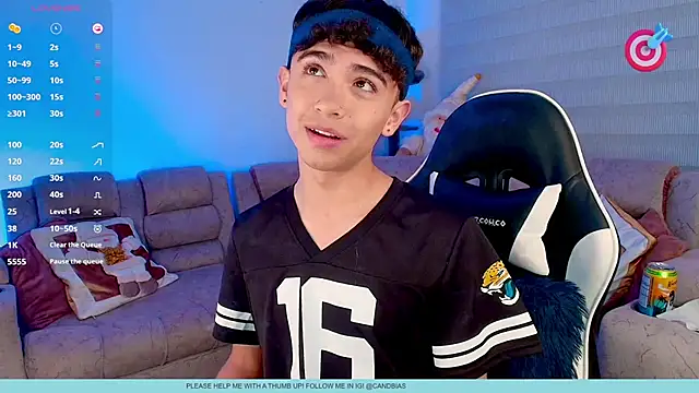 Snapshot of Niico_Cruz chatting on 17, 12, 2025 Niico Cruz online show from 17, 12, 2025