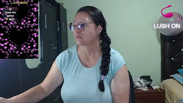 Snapshot of hairyglad69 chatting on 18, 10, 2025 hairyglad69 online show from 18, 10, 2025