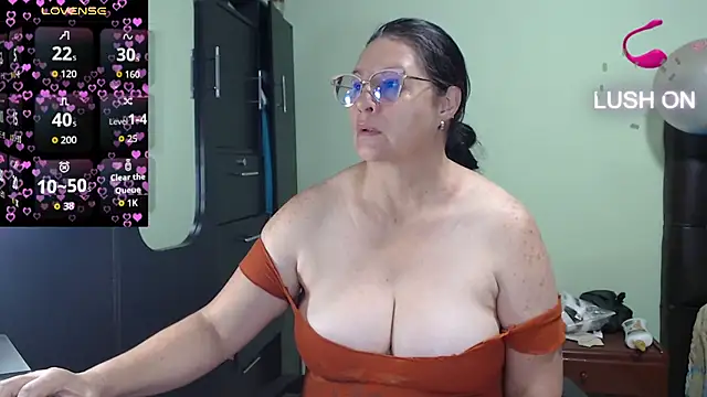 Snapshot of hairyglad69 chatting on 24, 10, 2025 hairyglad69 online show from 24, 10, 2025