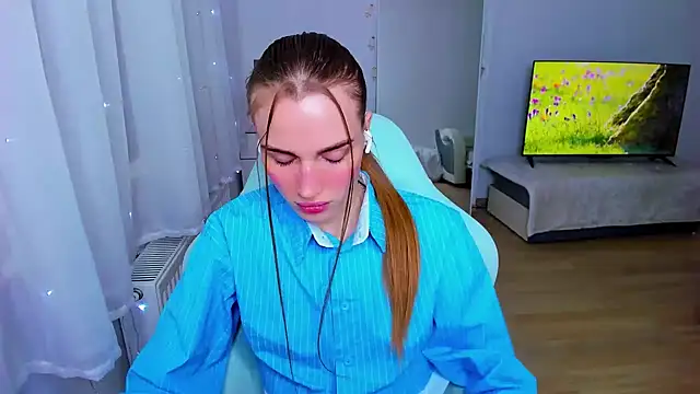 StellaLawless online show from 13, 12, 2024