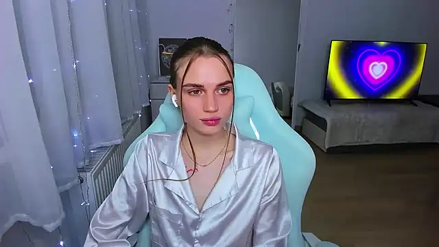 StellaLawless online show from 19, 12, 2024