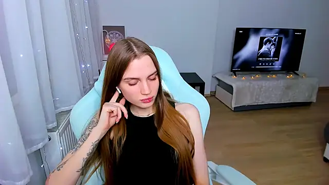 StellaLawless online show from 8, 1, 2025