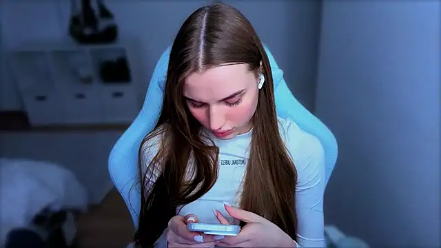 StellaLawless online show from 23, 10, 2025