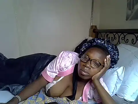 Snapshot of Sweet_Bear chatting on 30, 1, 2025 Sweet Bear online show from 30, 1, 2025