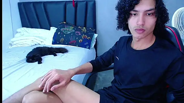 Tayronx33 online show from 25, 11, 2025