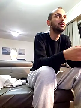 Snapshot of denisxlRo chatting on 14, 12, 2025 denisxlRo online show from 14, 12, 2025