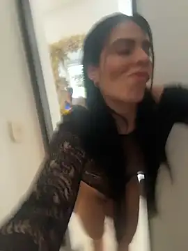 Snapshot of valecruz903 chatting on 8, 1, 2026 valecruz903 online show from 8, 1, 2026