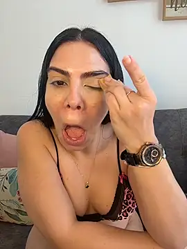 Snapshot of valecruz903 chatting on 14, 1, 2026 valecruz903 online show from 14, 1, 2026