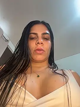 Snapshot of valecruz903 chatting on 16, 1, 2026 valecruz903 online show from 16, 1, 2026