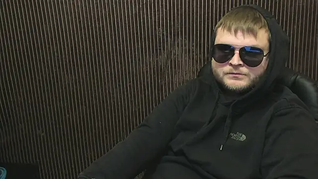 Snapshot of FindomDom chatting on 2, 2, 2026 FindomDom online show from 2, 2, 2026