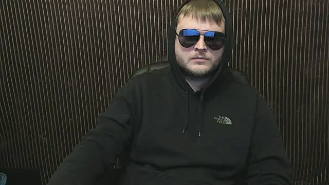 Snapshot of FindomDom chatting on 3, 2, 2026 FindomDom online show from 3, 2, 2026