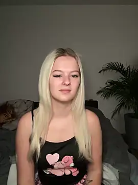 Snapshot of Allylove03 chatting on 19, 12, 2024 Allylove03 online show from 19, 12, 2024