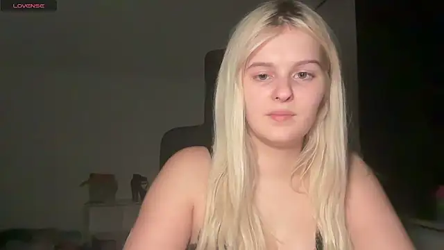 Snapshot of Allylove03 chatting on 26, 9, 2025 Allylove03 online show from 26, 9, 2025