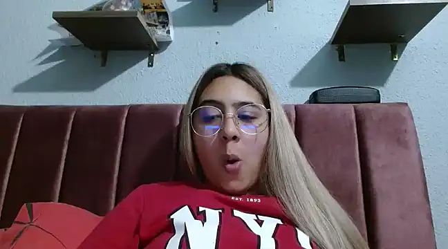 Miabonnett  online show from 10, 1, 2025
