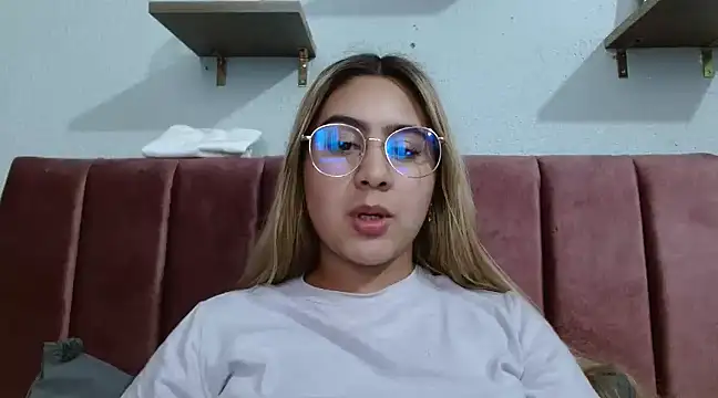 Miabonnett  online show from 15, 1, 2025