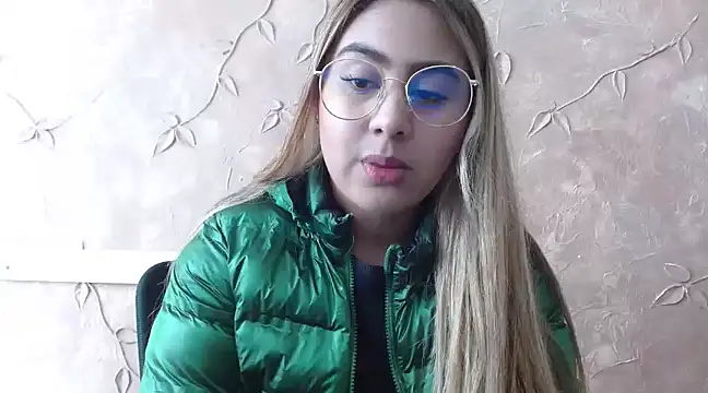 Miabonnett  online show from 16, 1, 2025