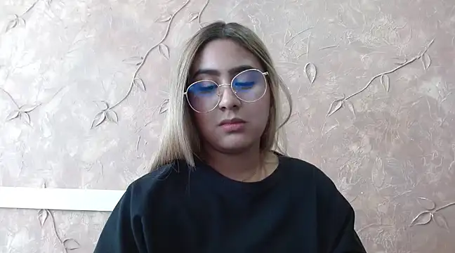 Miabonnett  online show from 16, 1, 2025