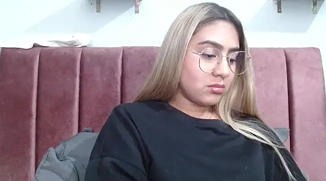 Miabonnett  online show from 16, 1, 2025