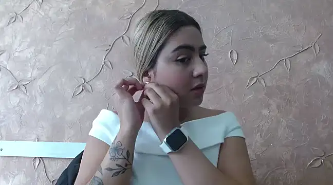 Miabonnett  online show from 18, 1, 2025