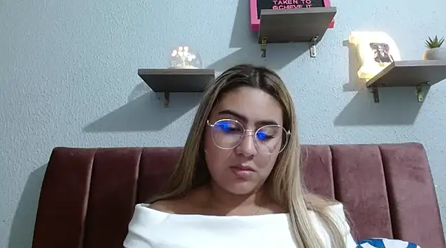 Miabonnett  online show from 18, 1, 2025