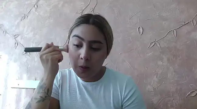 Miabonnett  online show from 19, 1, 2025