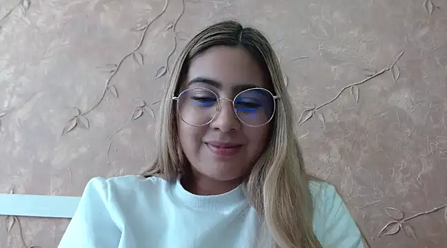 Miabonnett  online show from 9, 2, 2025
