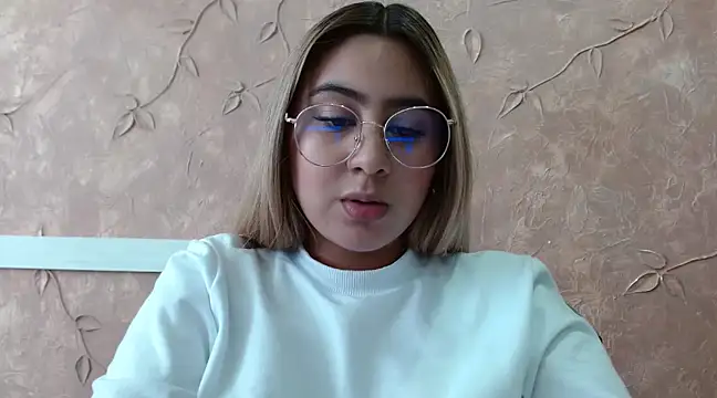 Miabonnett  online show from 25, 2, 2025