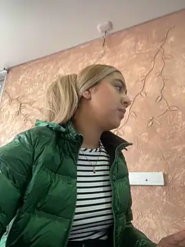 Miabonnett  online show from 18, 10, 2025