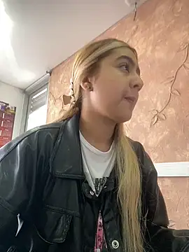 Miabonnett  online show from 28, 10, 2025