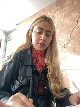 Miabonnett  online show from 7, 11, 2025