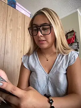 Miabonnett  online show from 27, 4, 2026