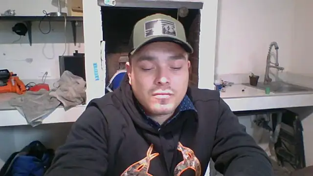 Snapshot of DirtyRcride chatting on 19, 12, 2024 DirtyRcride online show from 19, 12, 2024