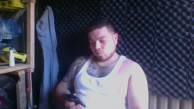 Snapshot of DirtyRcride chatting on 28, 2, 2025 DirtyRcride online show from 28, 2, 2025
