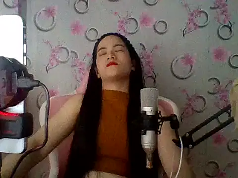 Snapshot of Nana-68 chatting on 3, 2, 2025 Nana-68 online show from 3, 2, 2025