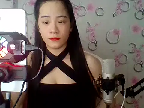 Snapshot of Nana-68 chatting on 4, 2, 2025 Nana-68 online show from 4, 2, 2025