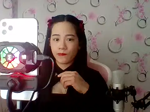 Snapshot of Nana-68 chatting on 8, 2, 2025 Nana-68 online show from 8, 2, 2025