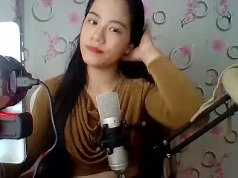 Snapshot of Nana-68 chatting on 10, 2, 2025 Nana-68 online show from 10, 2, 2025