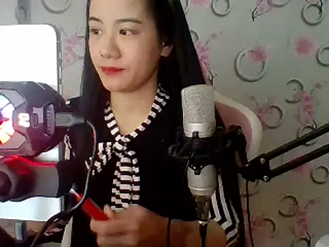 Snapshot of Nana-68 chatting on 13, 2, 2025 Nana-68 online show from 13, 2, 2025