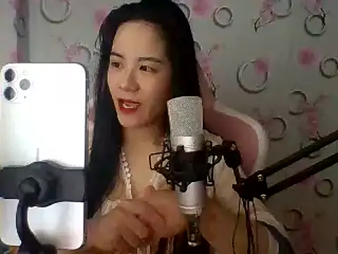 Snapshot of Nana-68 chatting on 13, 2, 2025 Nana-68 online show from 13, 2, 2025