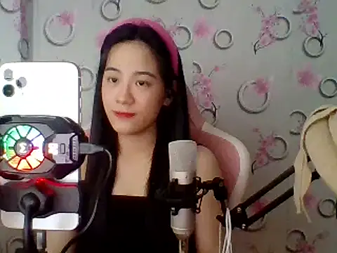 Snapshot of Nana-68 chatting on 28, 2, 2025 Nana-68 online show from 28, 2, 2025